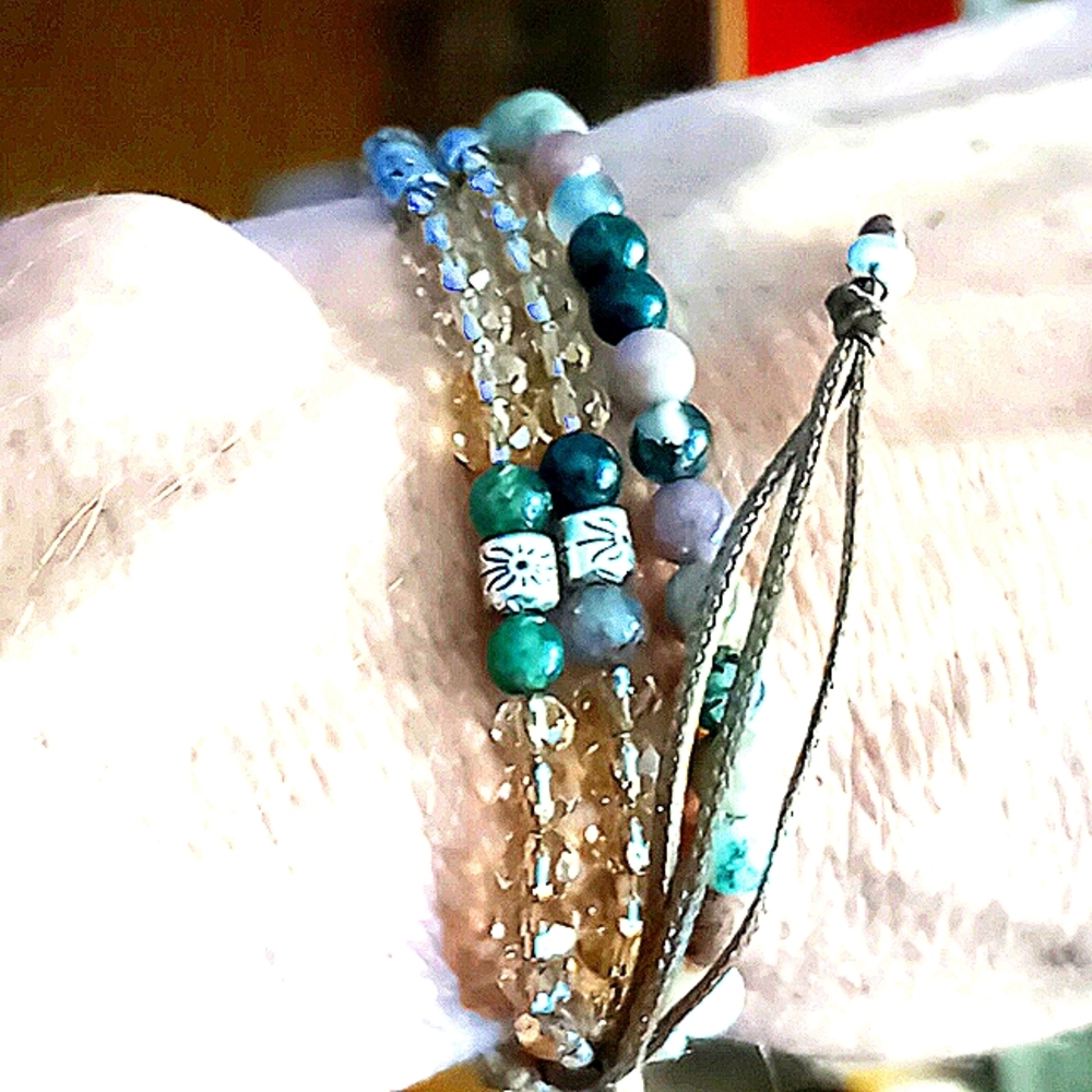 Healing stones and crystals in multiple strands